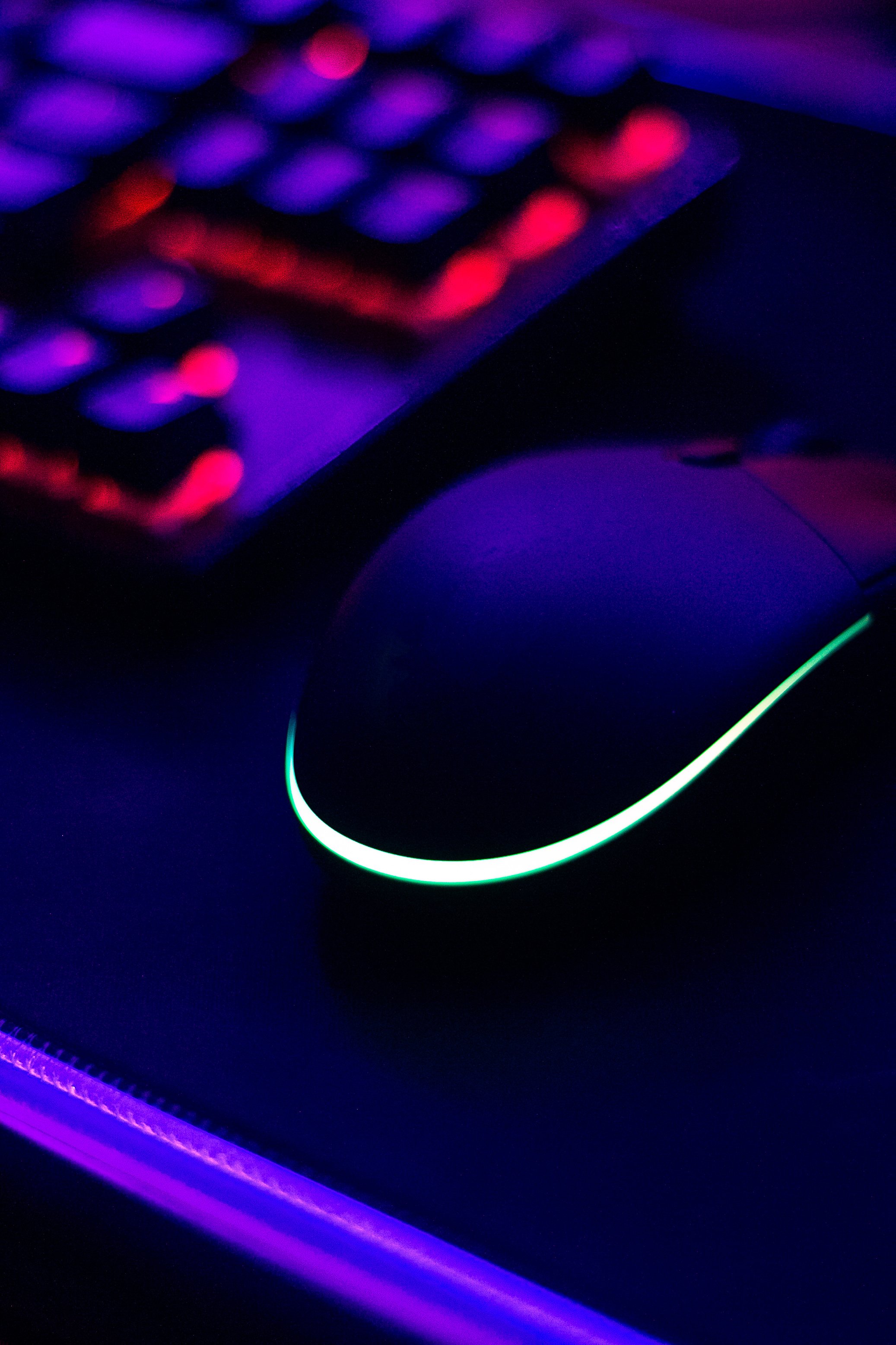 Light Up Mouse and Keyboard on Desk